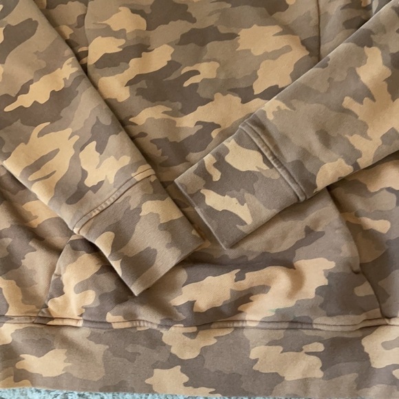 Lululemon Camouflage Sweatshirt - Picture 3 of 9